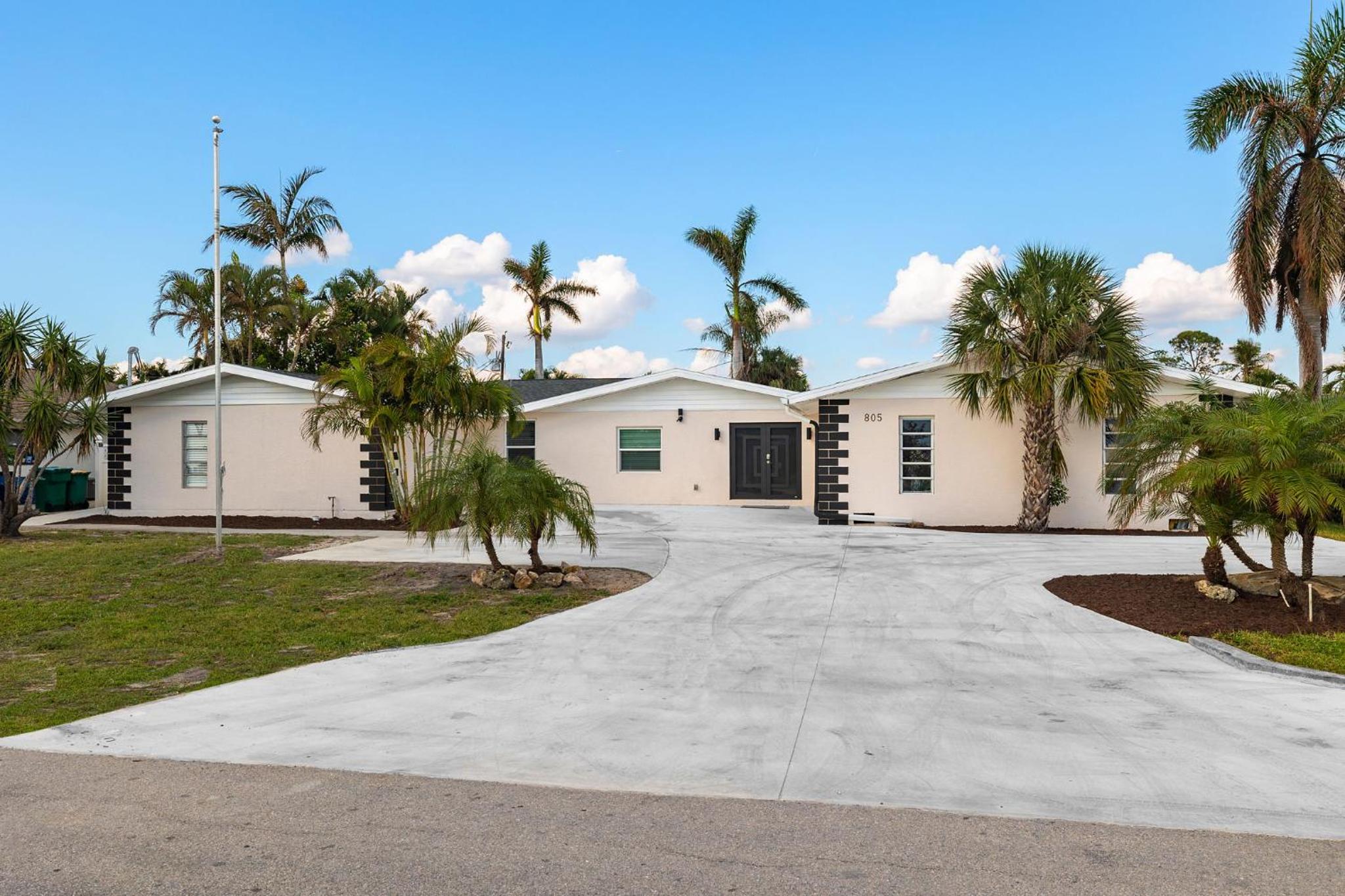Private Naples Efficiency with Kitchen - Near Beach & Mercato! view 3