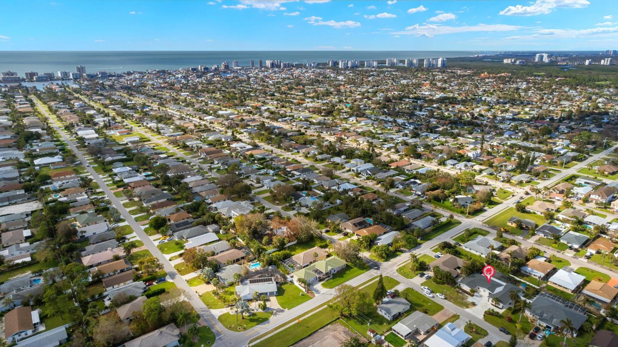 Private Naples Efficiency with Kitchen - Near Beach & Mercato! view 4