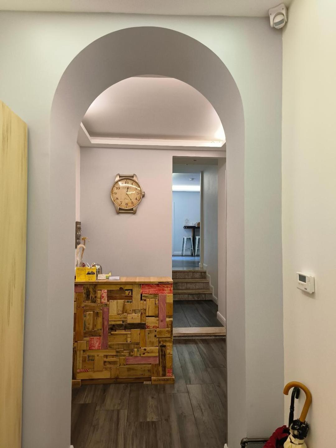 Trevi Contemporary Suite