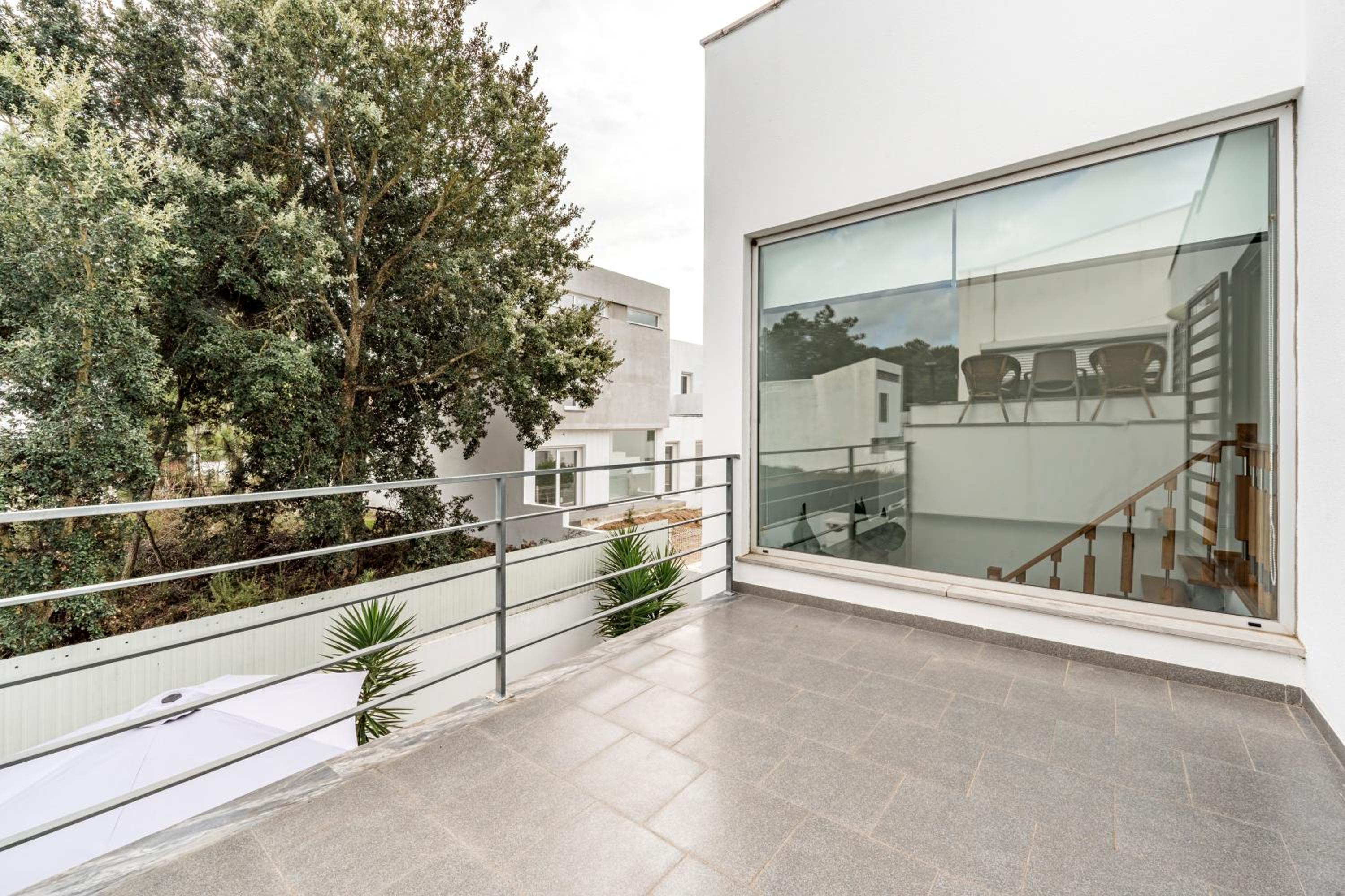 Serra e Mar Refuge in Sesimbra - Family Friendly home near the Arrábida Beachs view 5