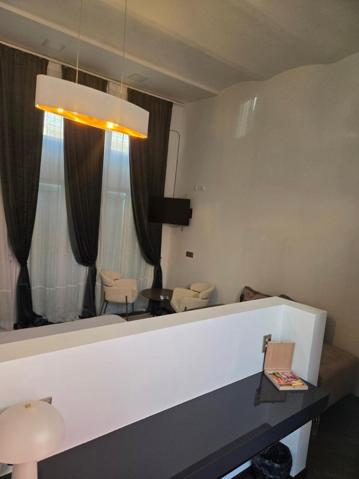 La Maison des Fleurs FREE PARKING