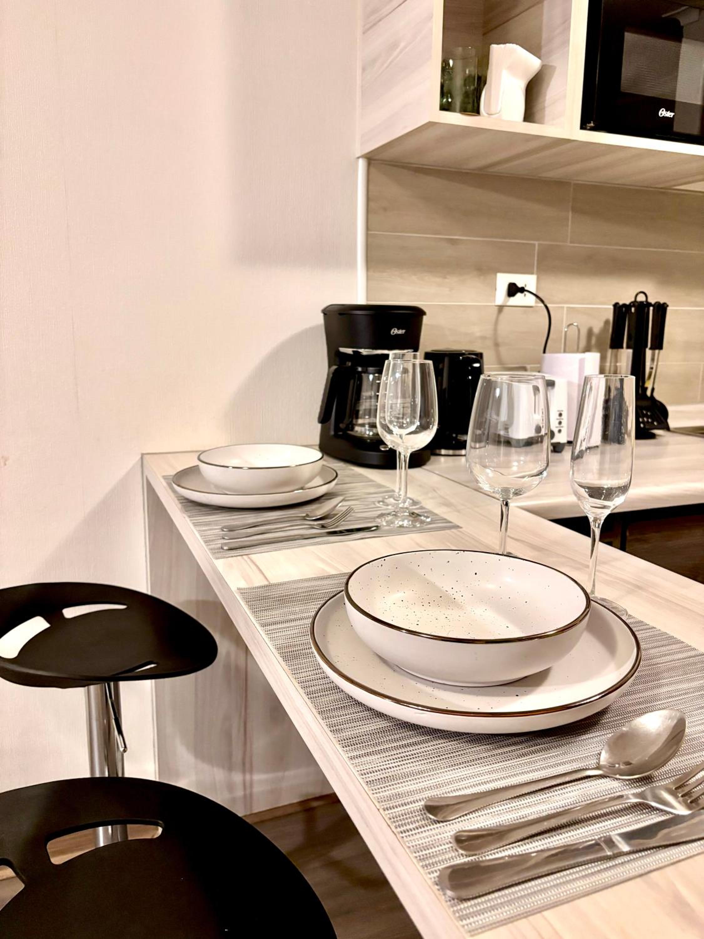 Moderno depa ideal para pareja con A-C y Parking