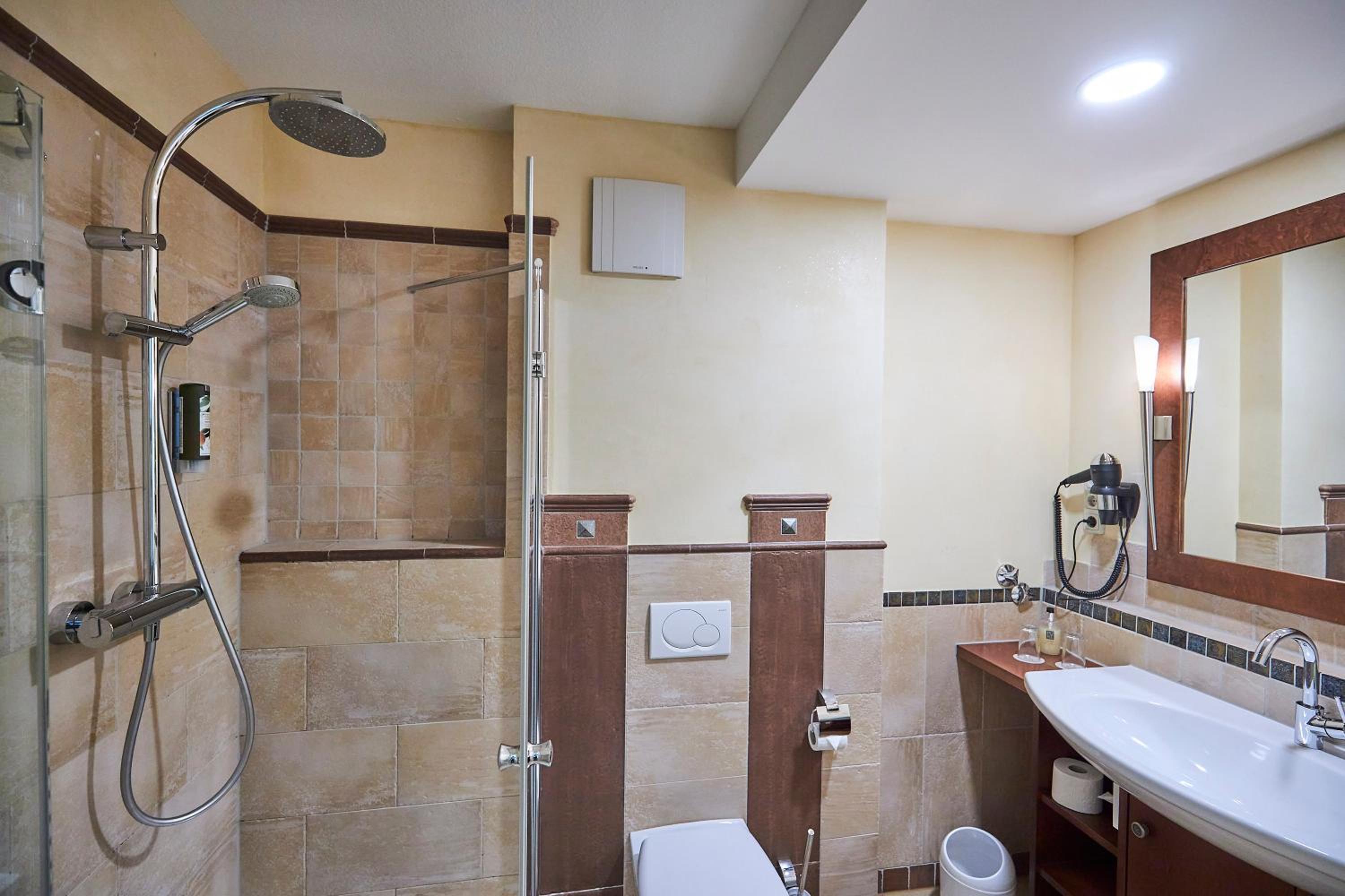 Flair Hotel Zum Schwarzen Reiter - Property Image 32