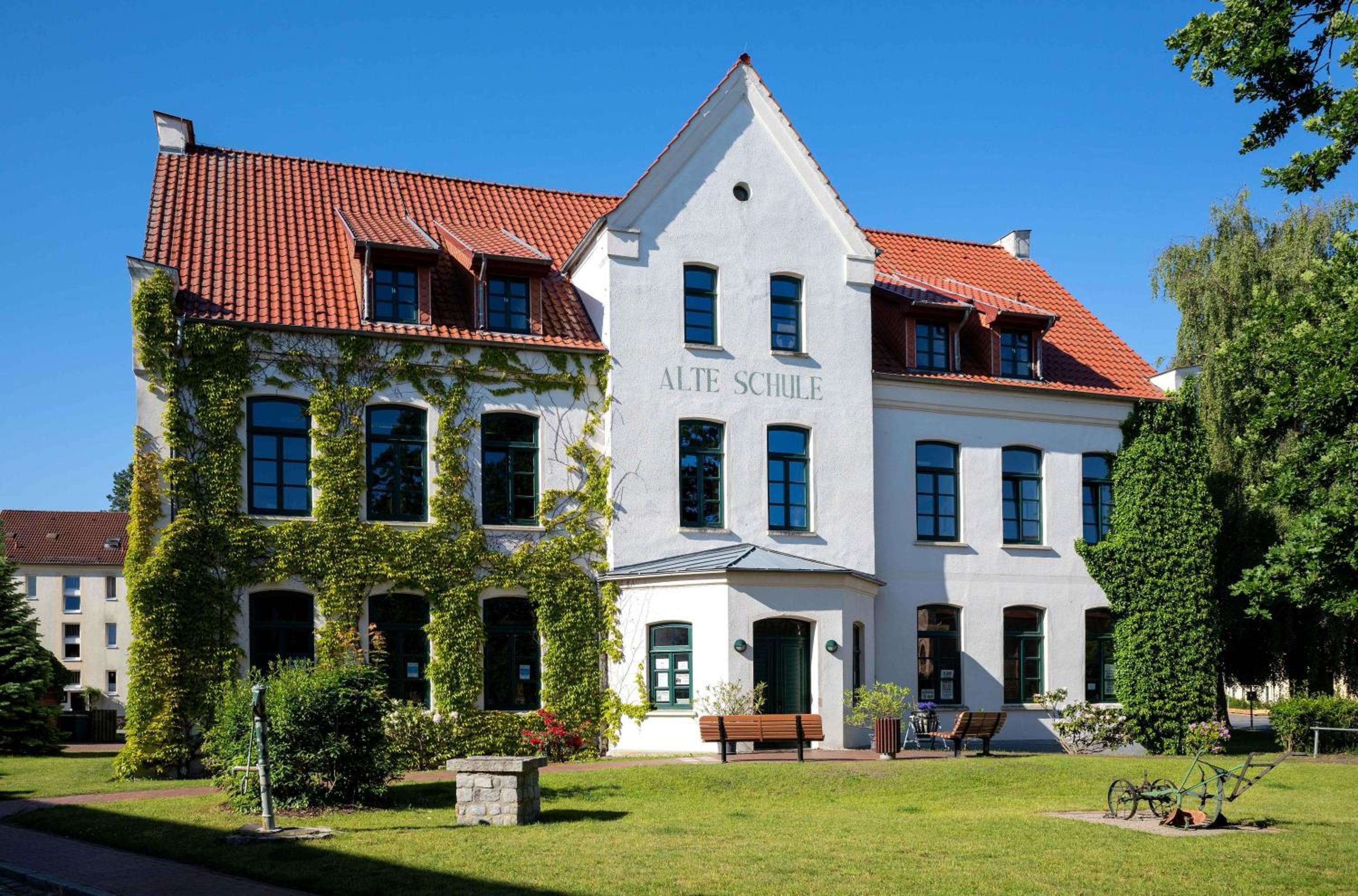 Shanti-Suite mit Dachterrasse, Kamin & Sauna am Krakower See