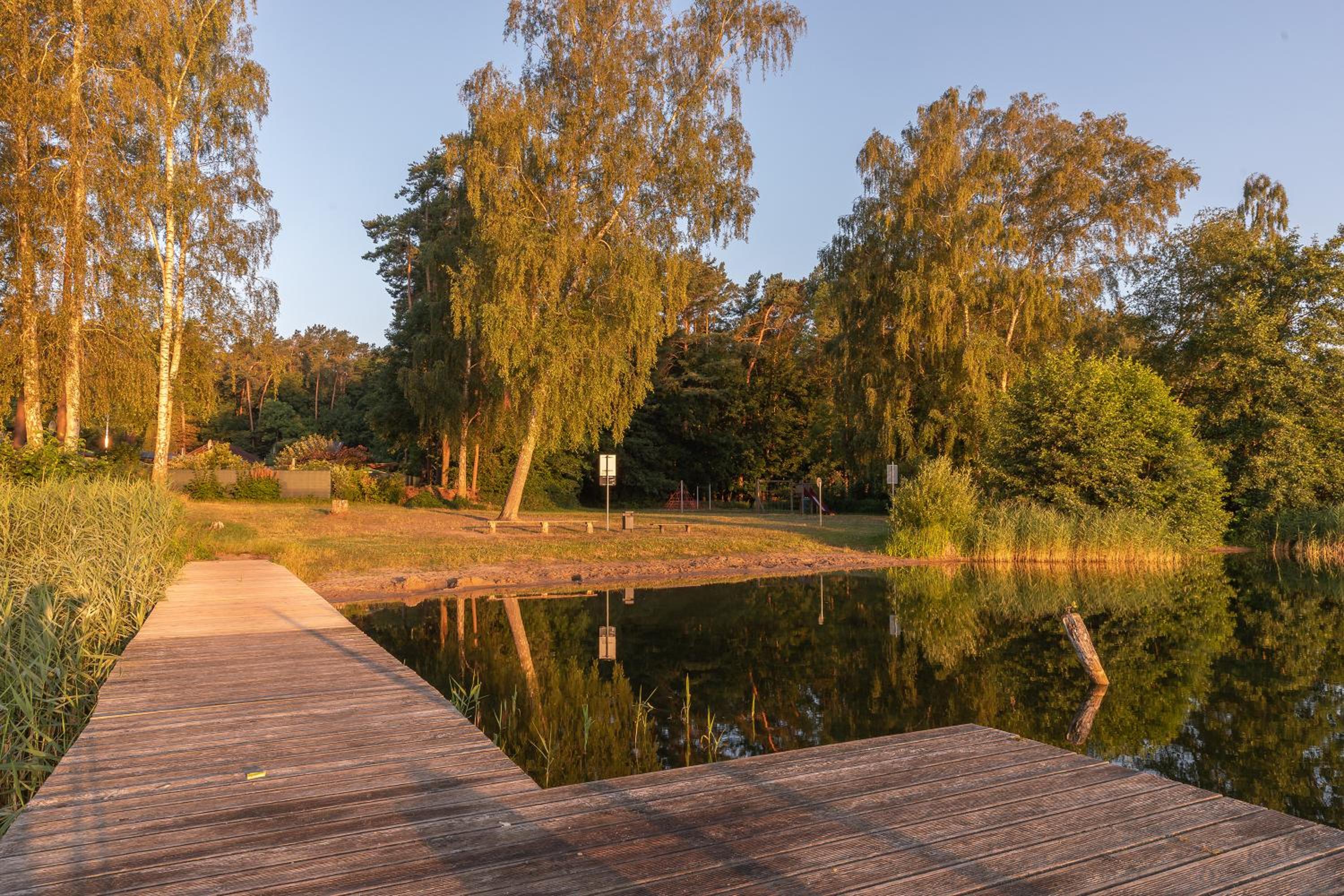 Goldhornisse - Gemütliches Apartment mit Seeblick, Kamin & Wellness am Krakower See