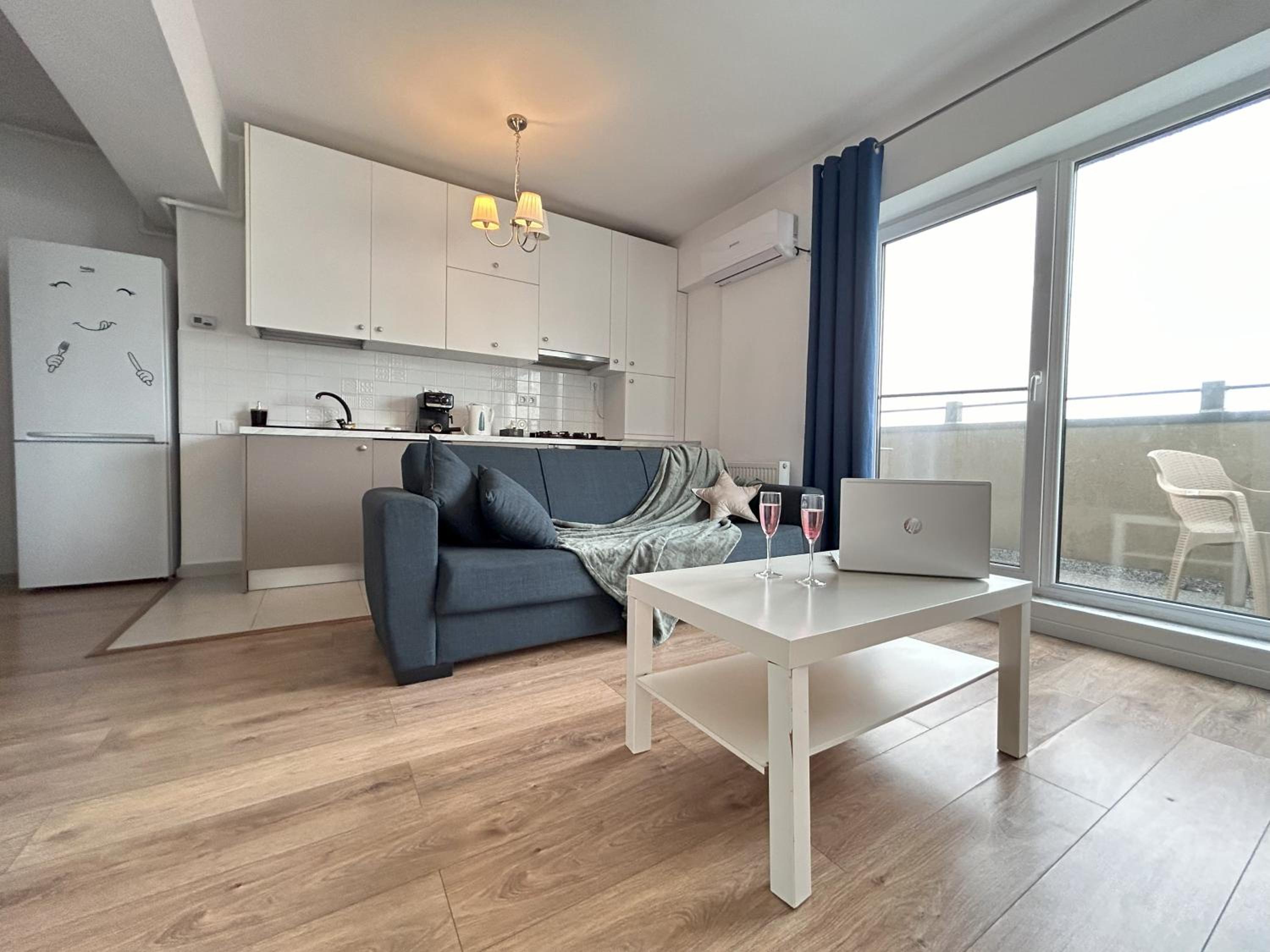 Elegant Premium Apartment with Panoramic Views - 10