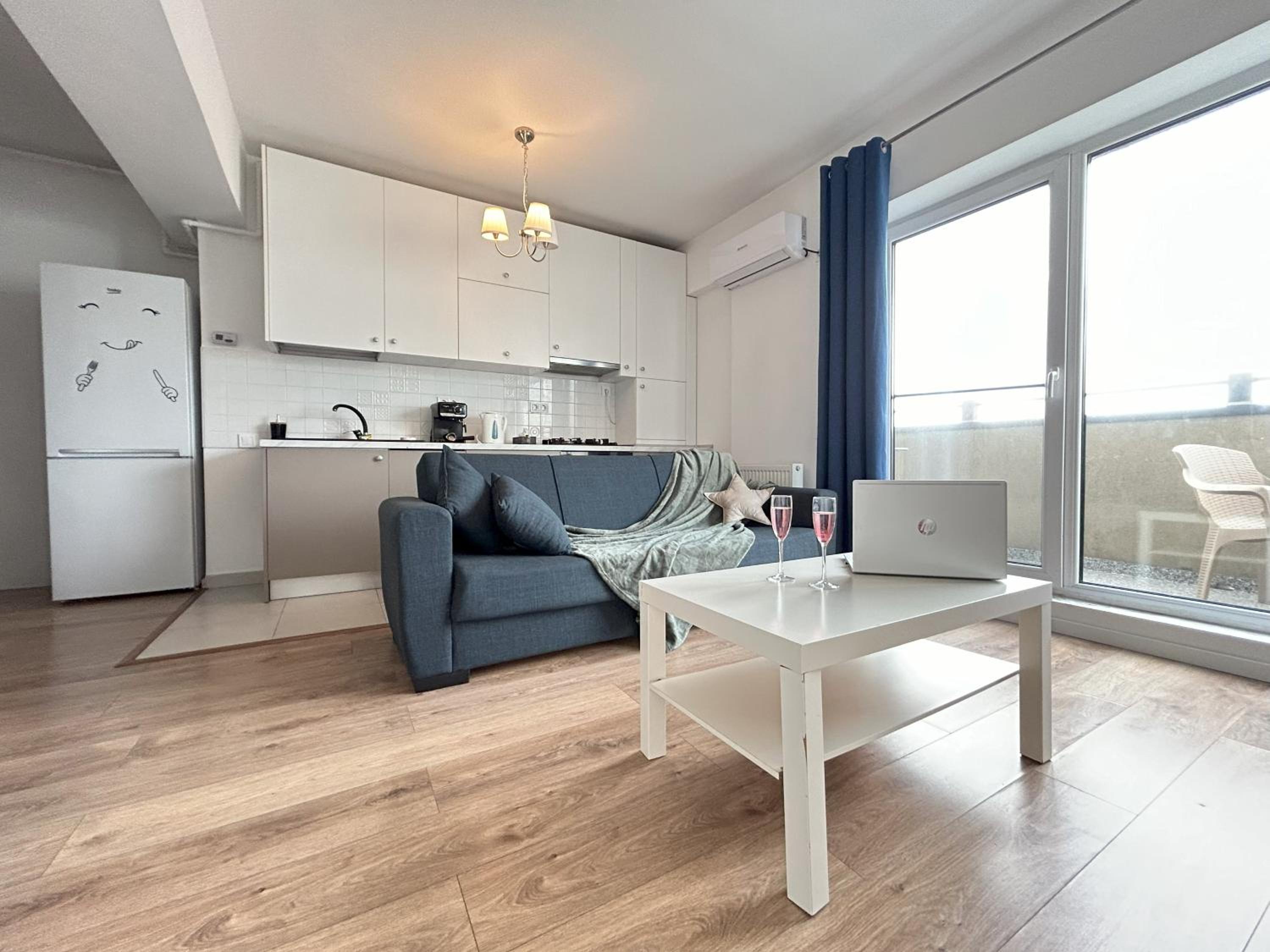 Elegant Premium Apartment with Panoramic Views - 10