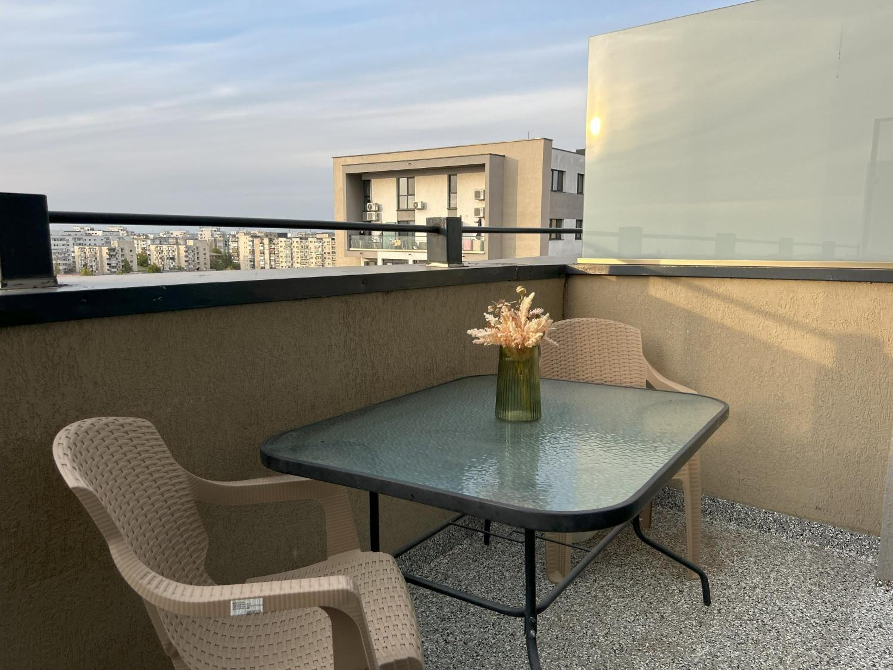 Elegant Premium Apartment with Panoramic Views - 10