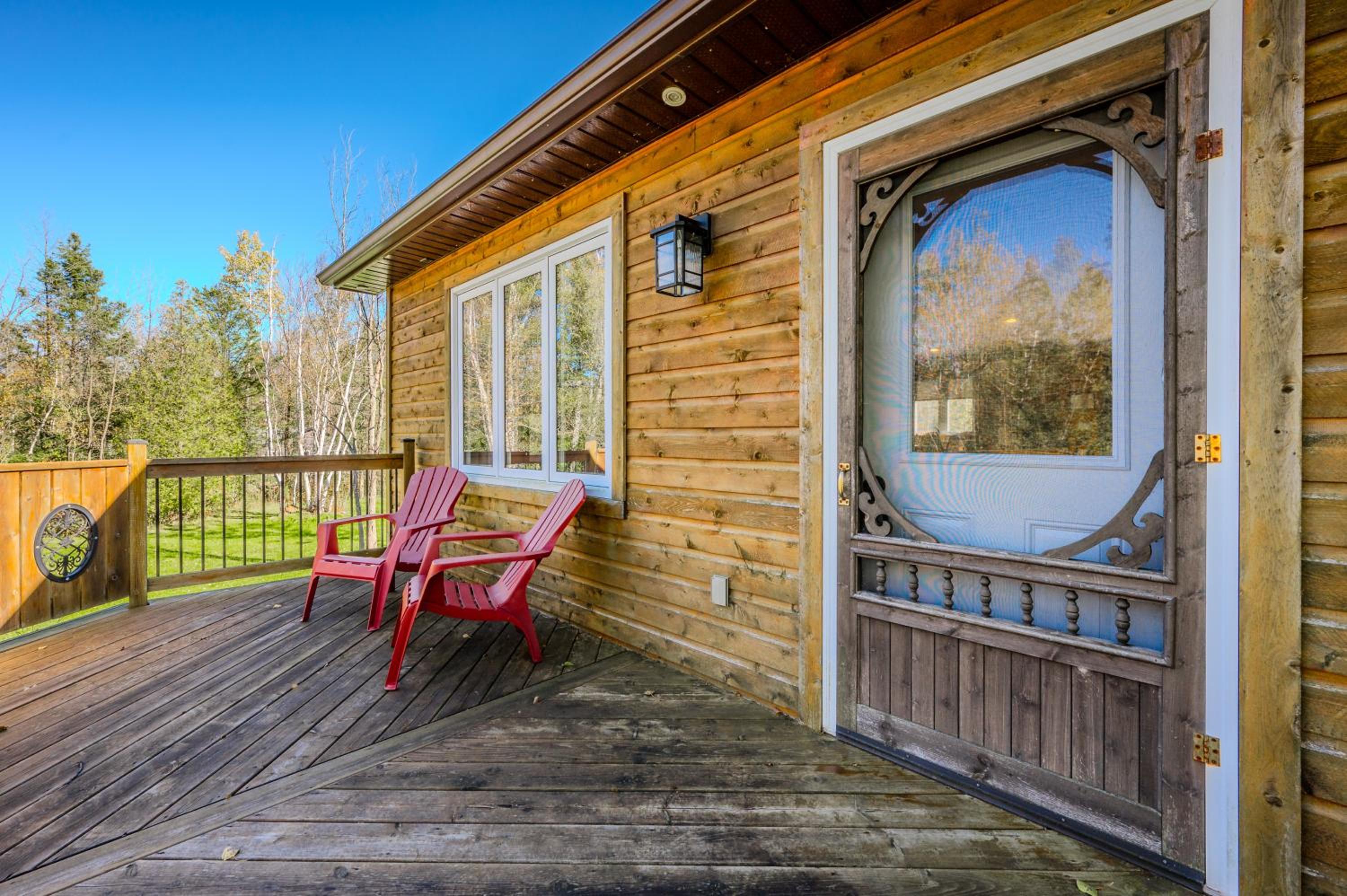 Black Bear - Cozy 4-Season Cottage w Hot Tub