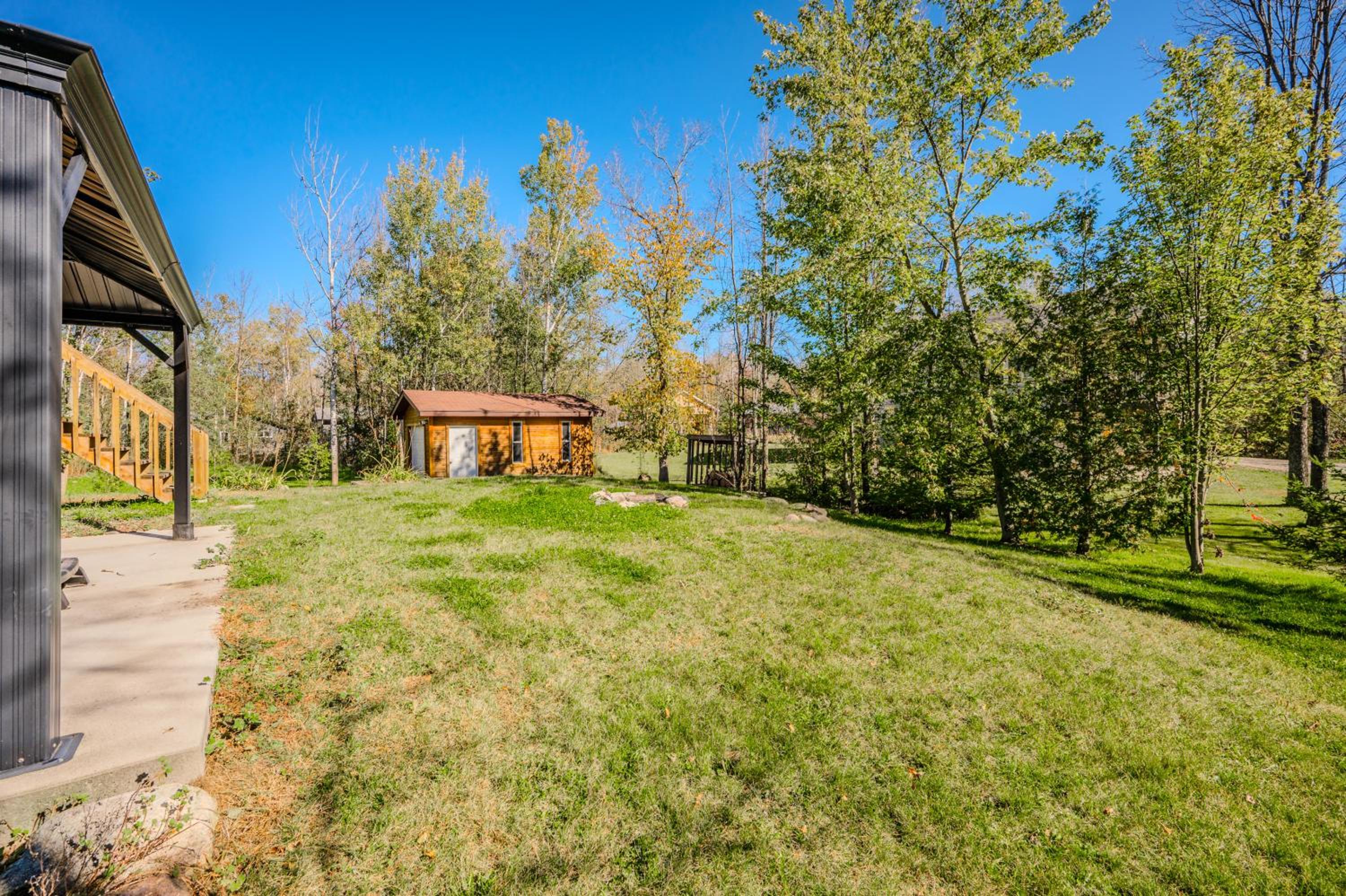 Black Bear - Cozy 4-Season Cottage w Hot Tub