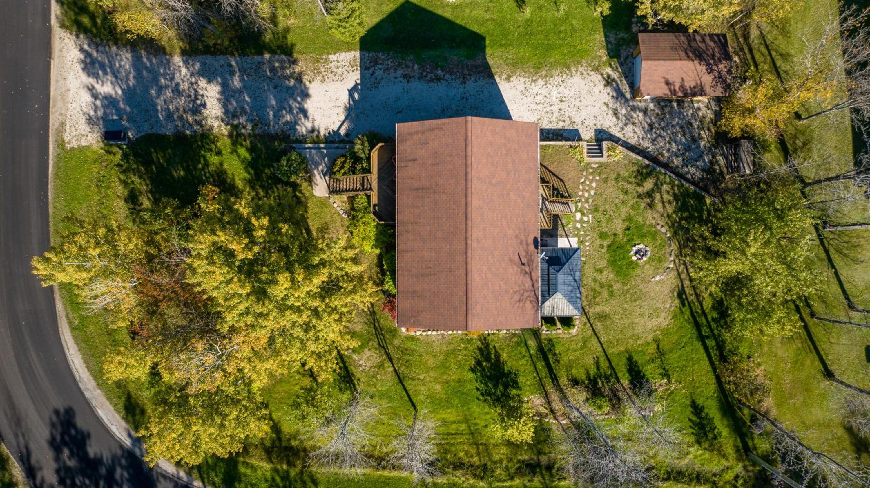 Black Bear - Cozy 4-Season Cottage w Hot Tub