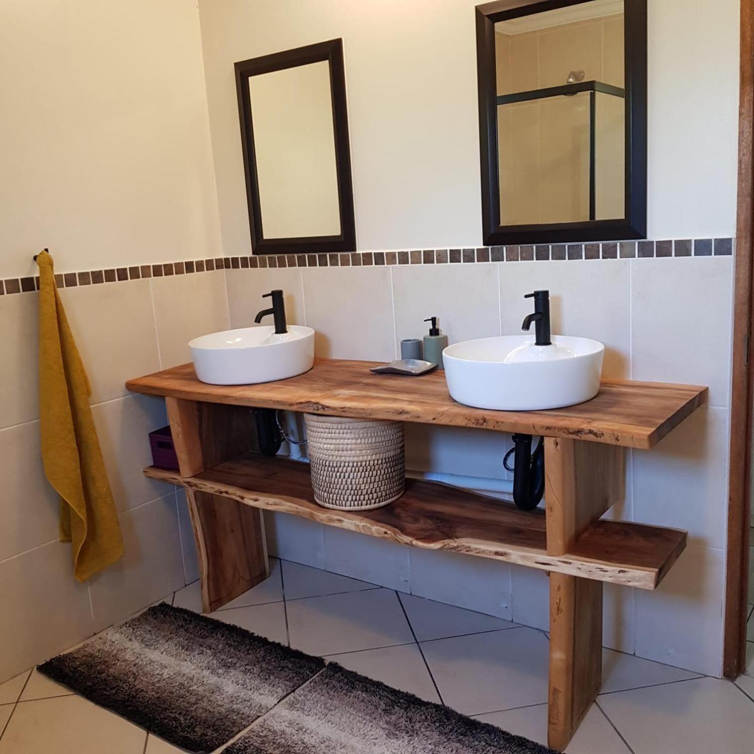 En-suite, private room, free WIFI in Plett view 4