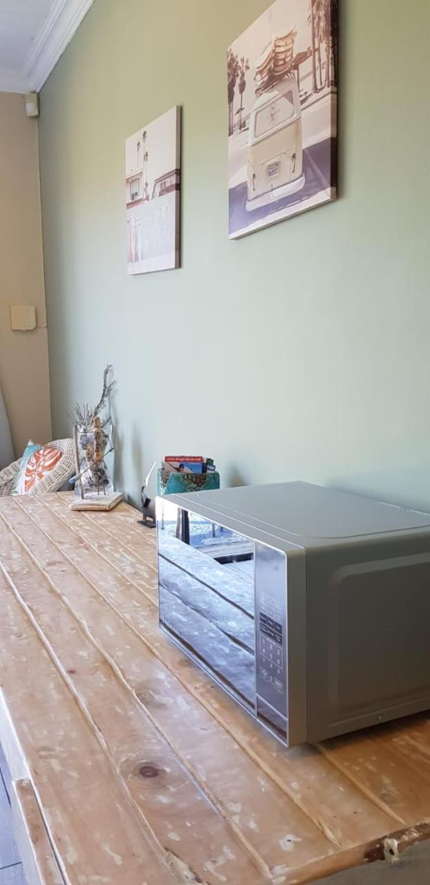 En-suite, private room, free WIFI in Plett view 2