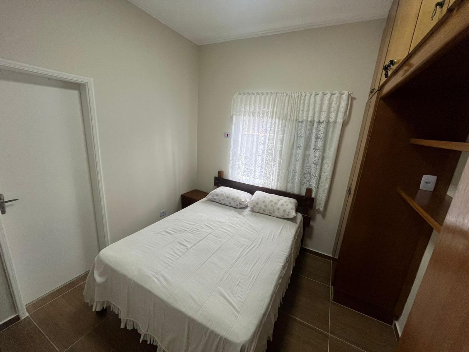 Casa Centro de Bertioga - SP terrea 300 metros da praia - Marcondes 05