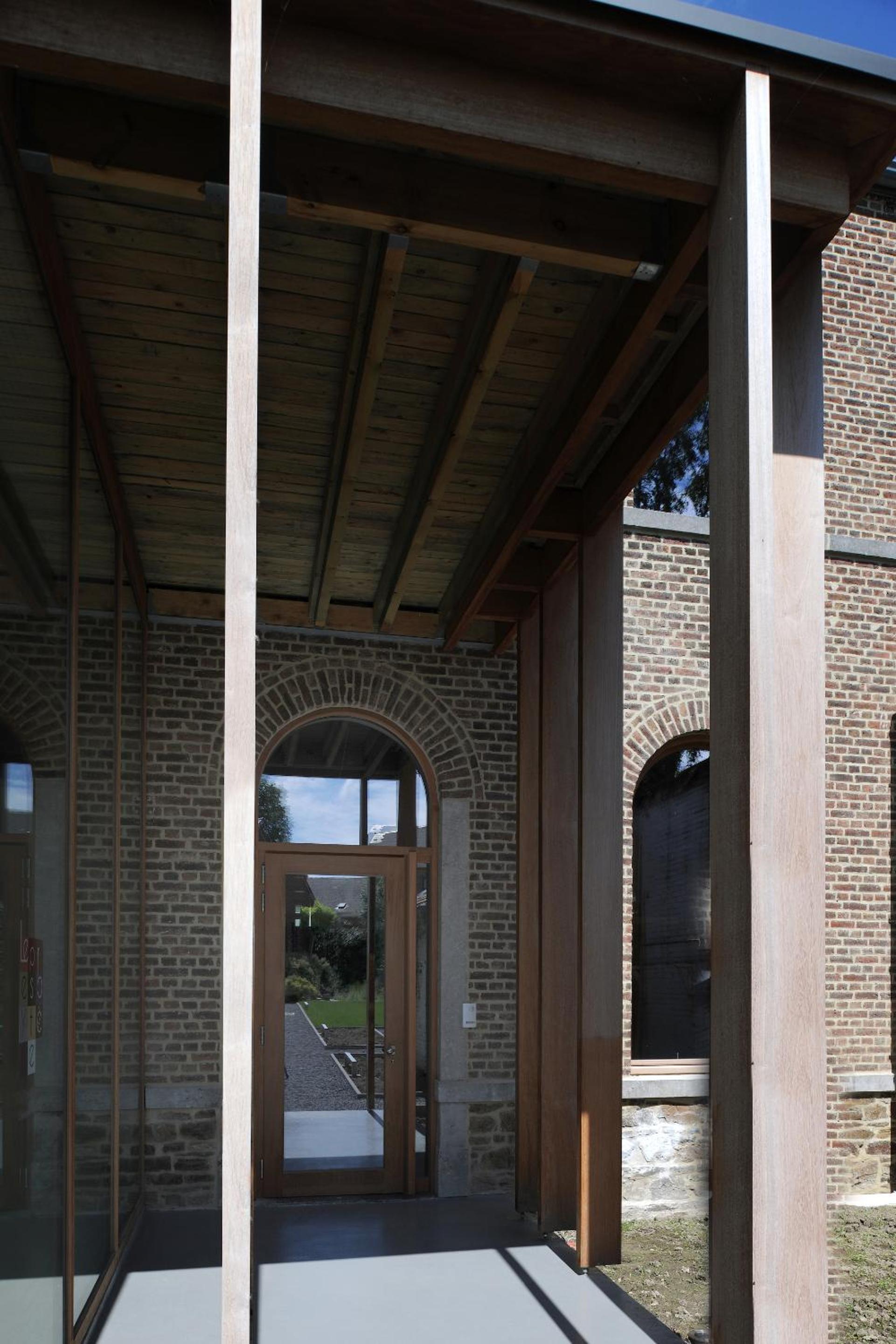 Photo 16