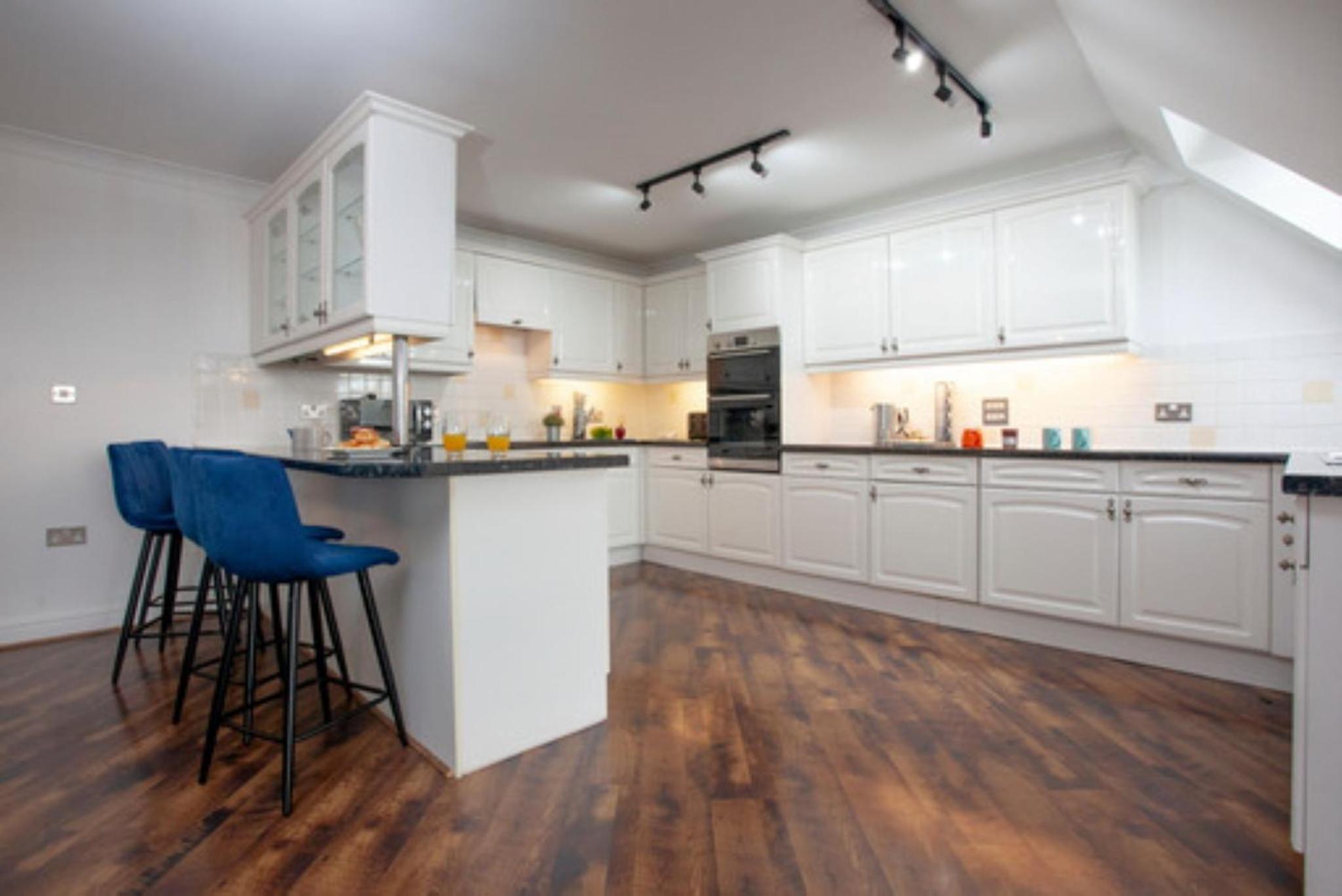 Pochin House Collections, photo 18