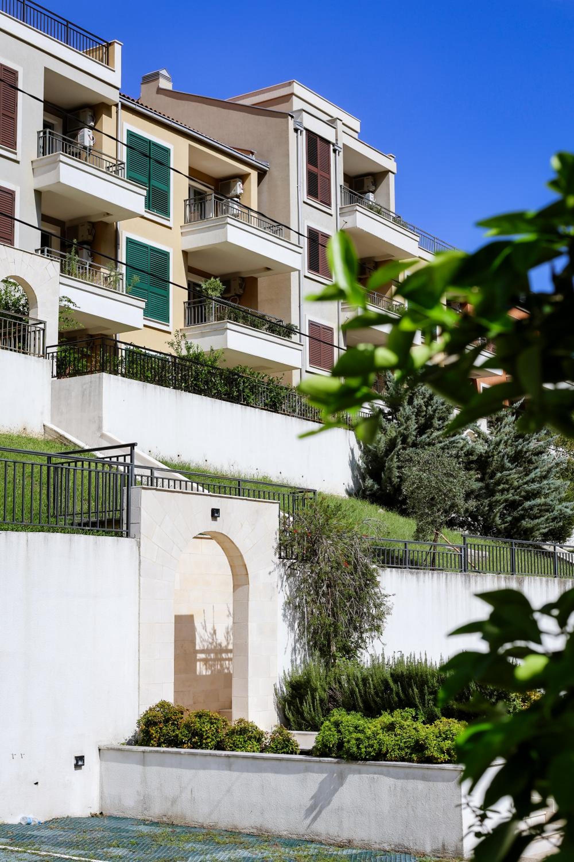 Morinj Lavender Bay Apartment E3