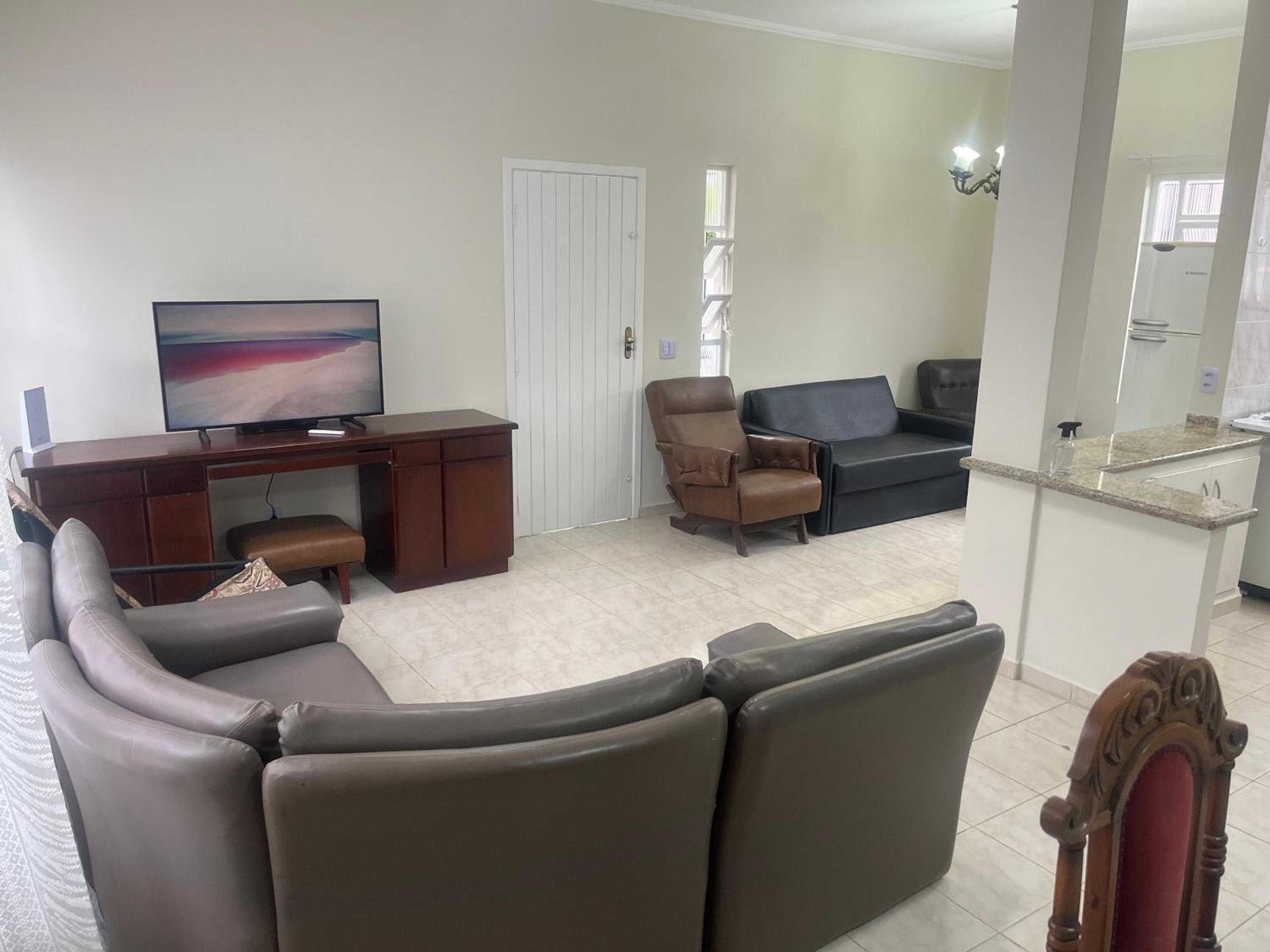 Casa Centro de Bertioga - SP terrea 300 metros da praia - Marcondes 05