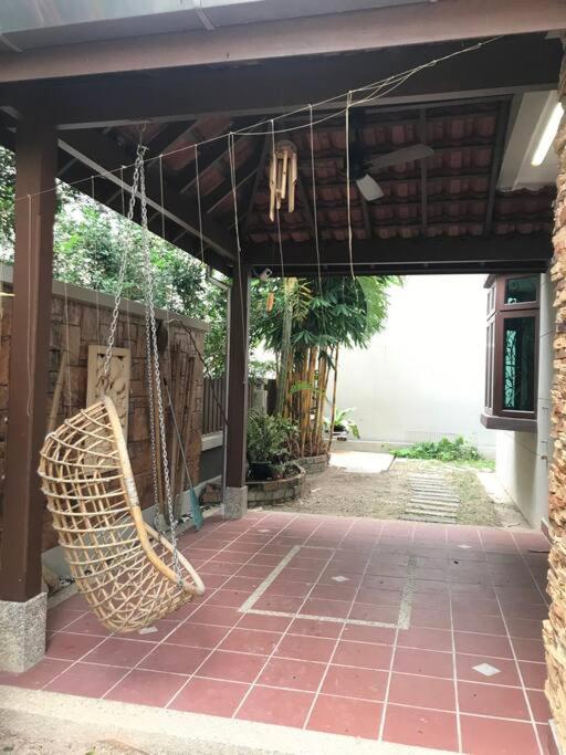Beachside Bliss 4BR Home with Bathtub, 5-Min Walk to Batu Ferringhi Beach photo 6