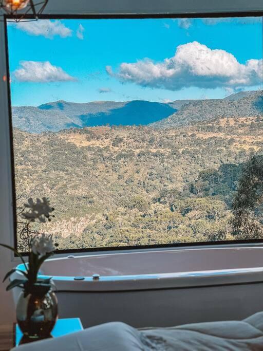 Cabanas e Chalés De luxo Black BIRD Morro da Igreja com Banheira de hidromassagem