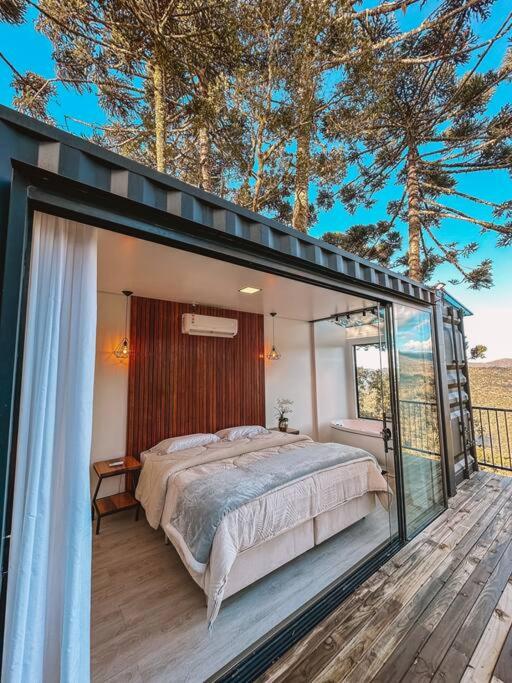 Cabanas e Chalés De luxo Black BIRD Morro da Igreja com Banheira de hidromassagem