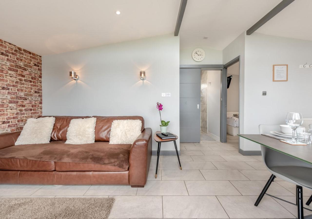 2 Bed in Llangain oc-h30184