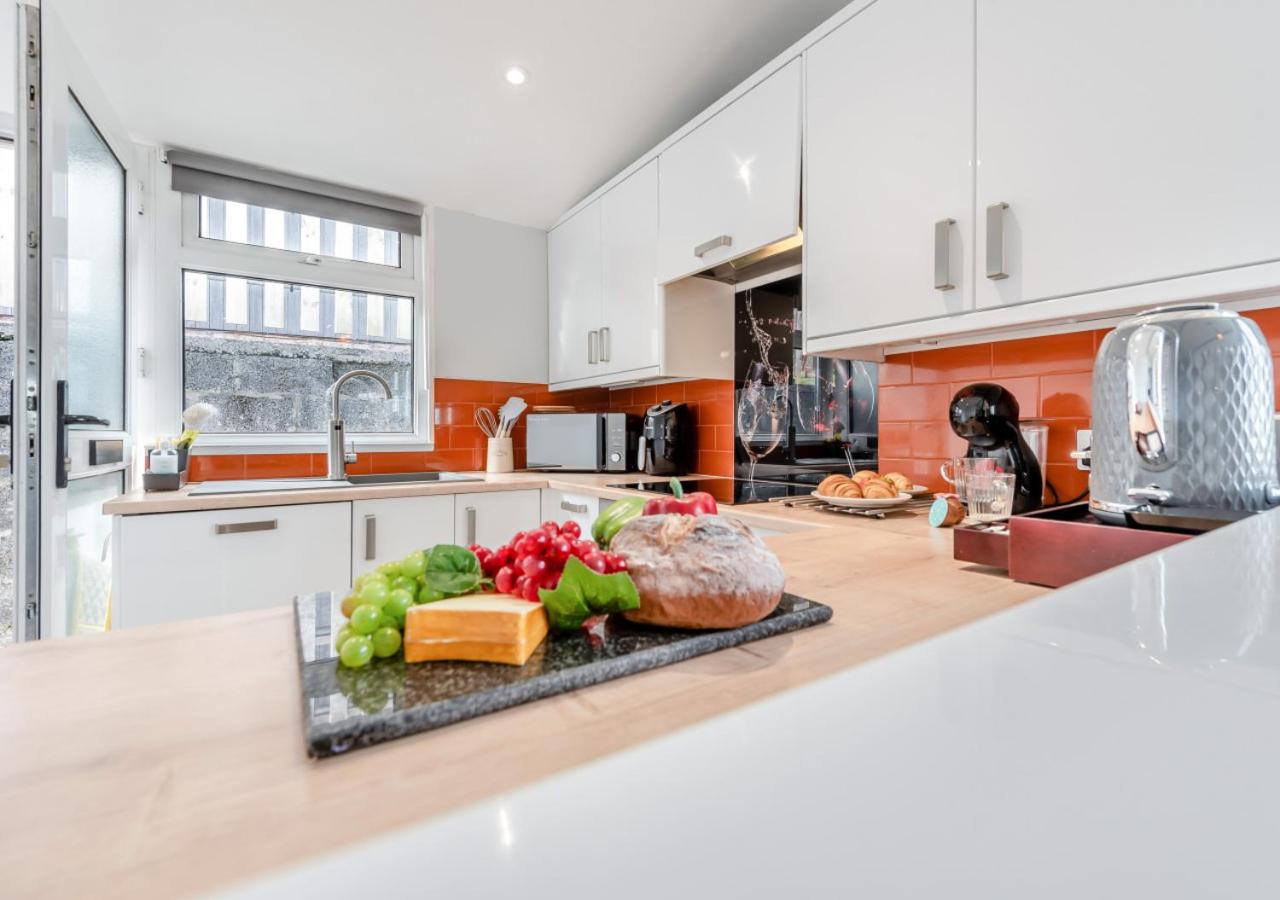 2 Bed in Llangain oc-h30184