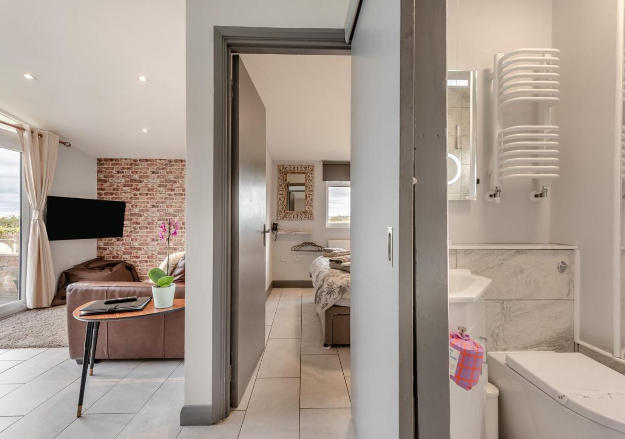 2 Bed in Llangain oc-h30184