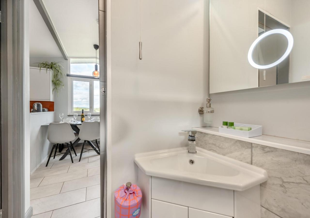 2 Bed in Llangain oc-h30184