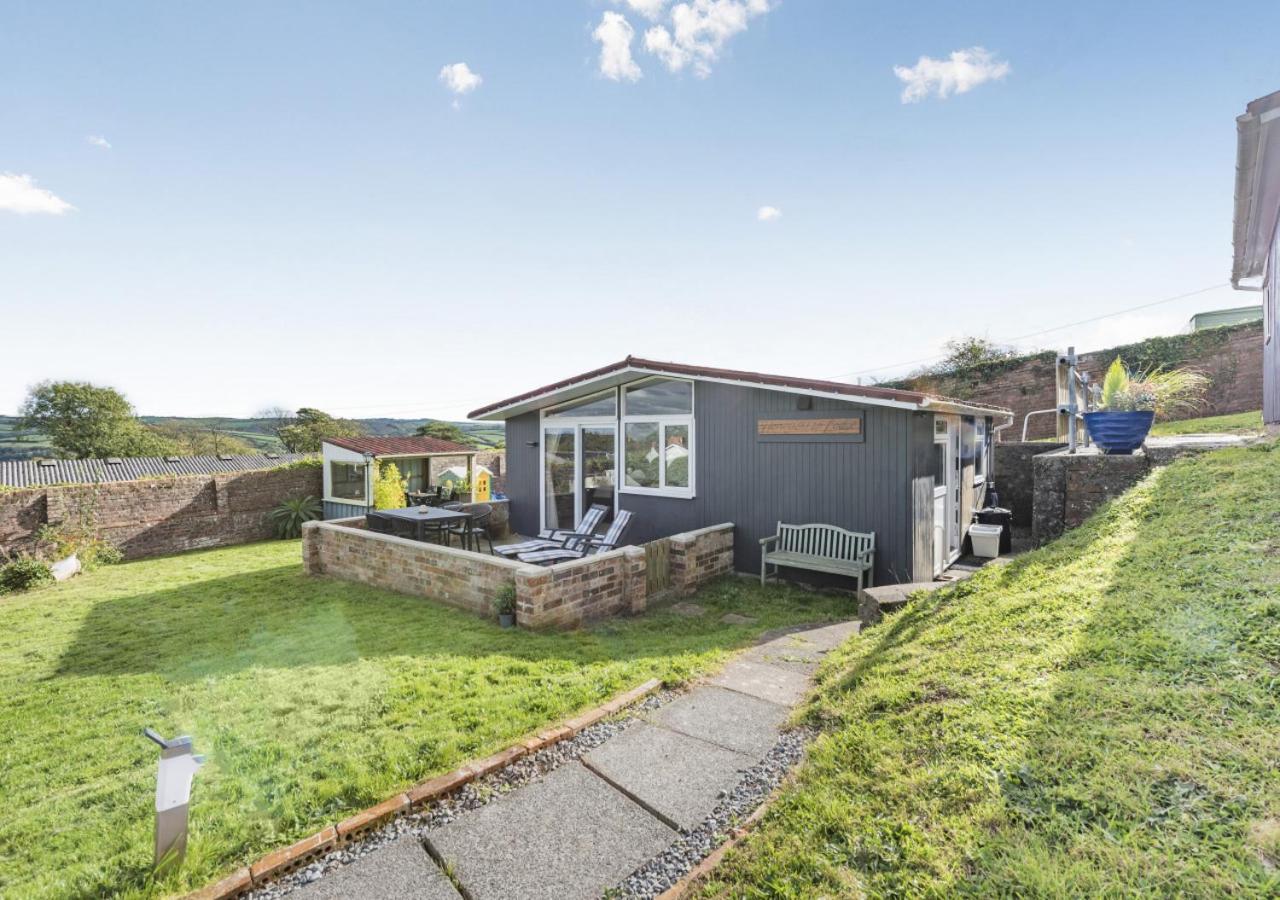2 Bed in Llangain oc-h30184
