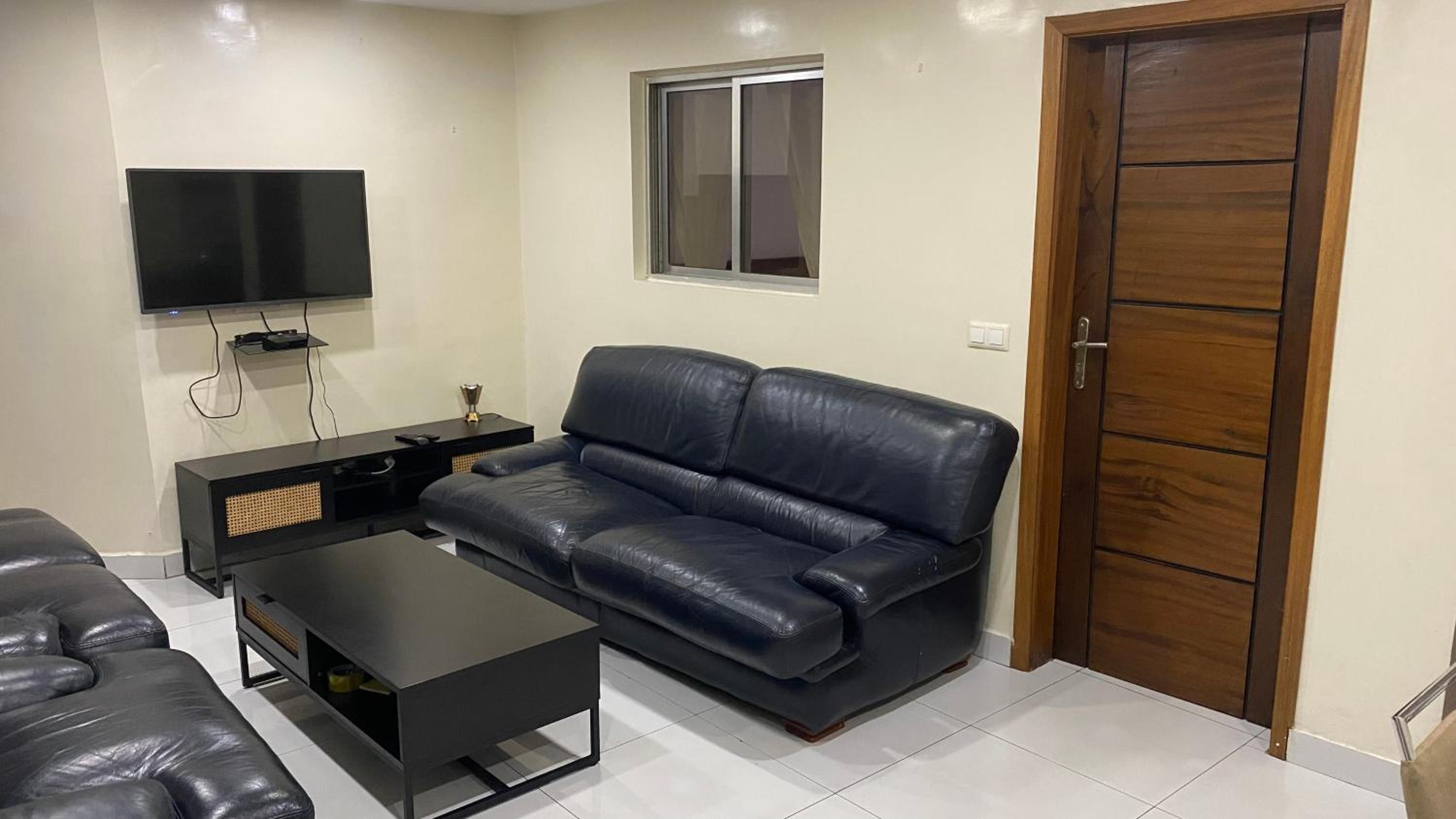 Lountan Home view 3