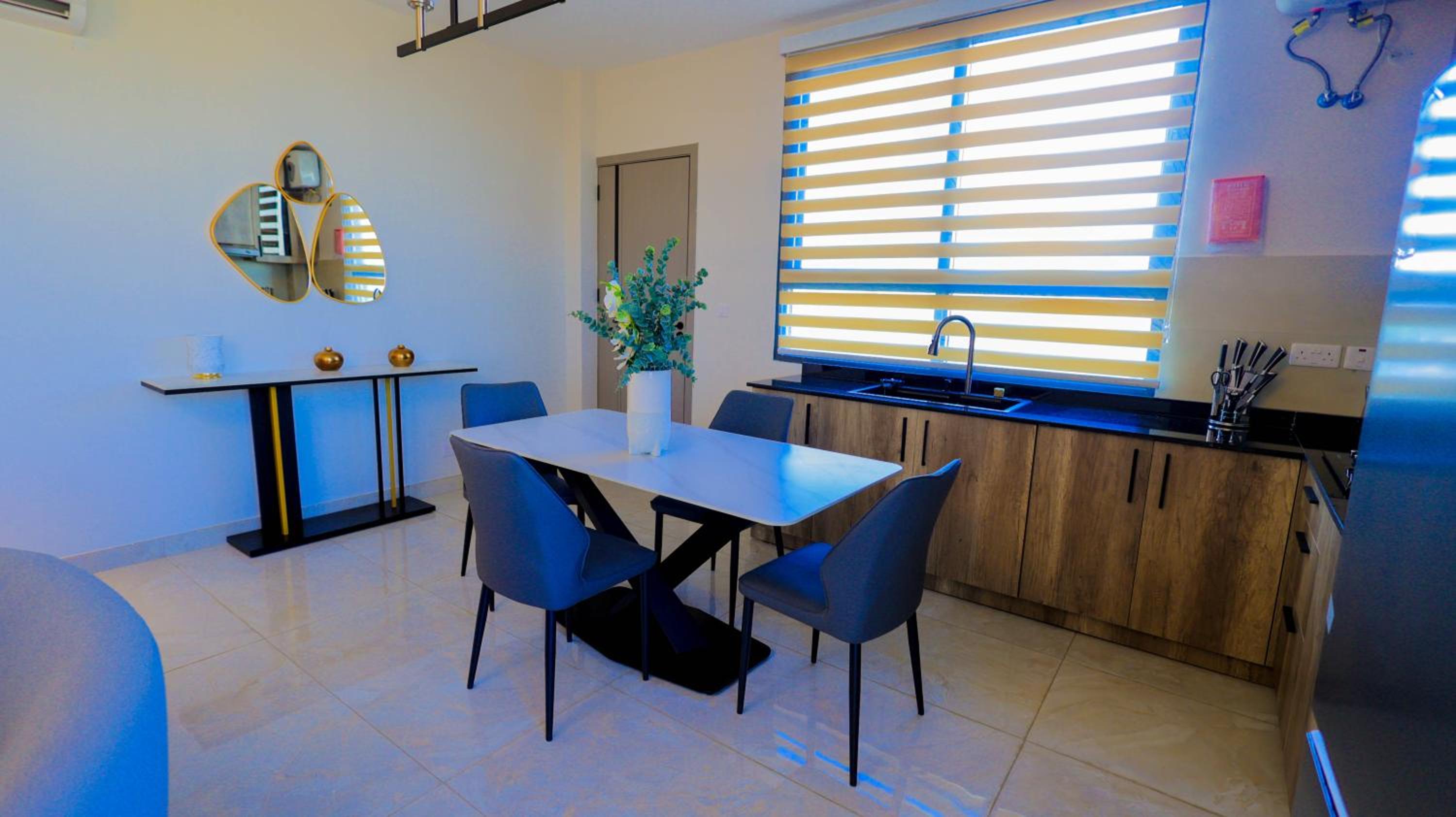 Mirha Luxurious Apartment view 4