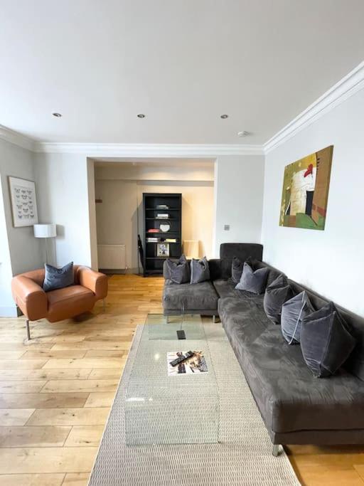 Central Large Stylish 2Beds 2Baths With Private Patio