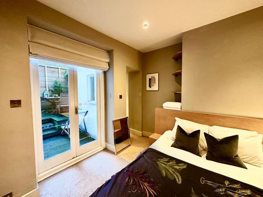 Central Large Stylish 2Beds 2Baths With Private Patio