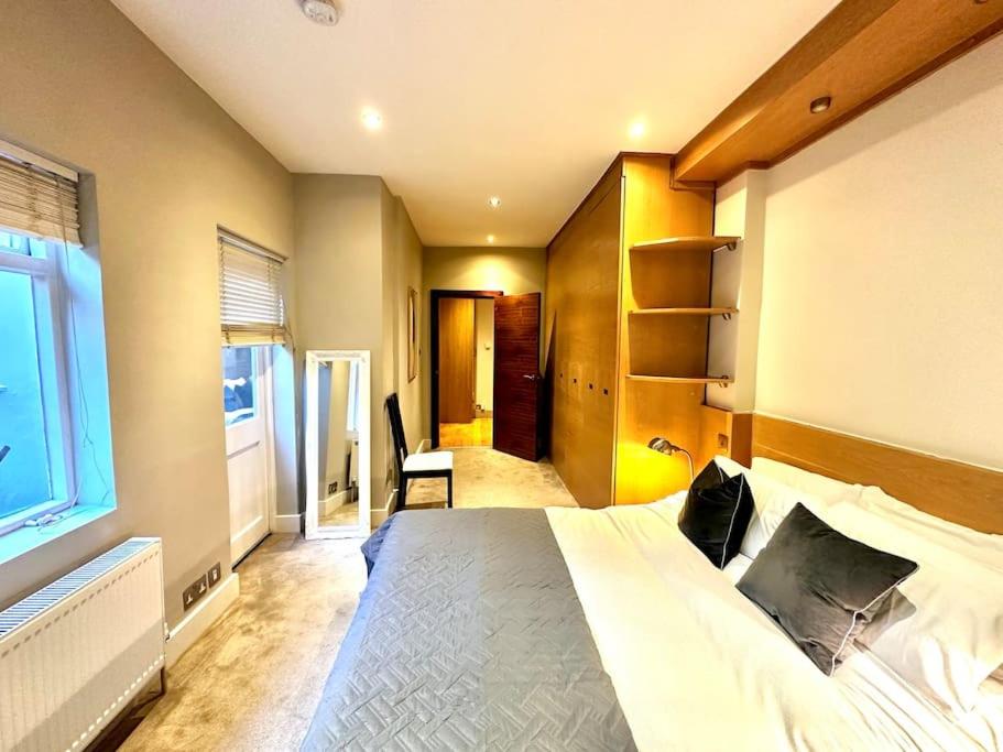 Central Large Stylish 2Beds 2Baths With Private Patio