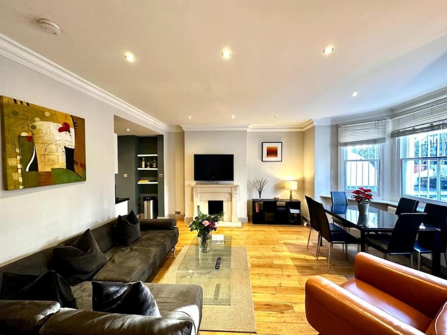 Central Large Stylish 2Beds 2Baths With Private Patio