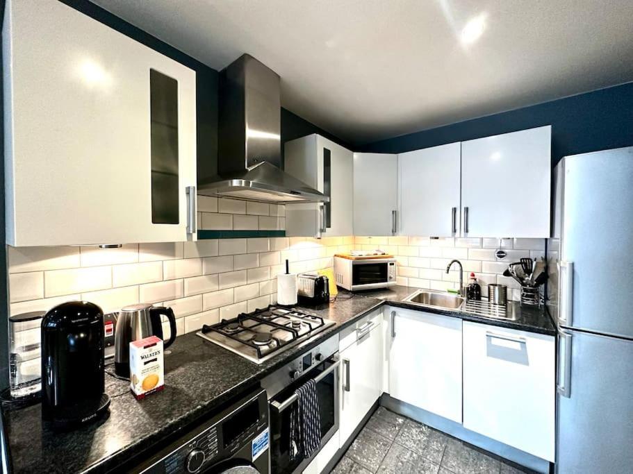 Central Large Stylish 2Beds 2Baths With Private Patio