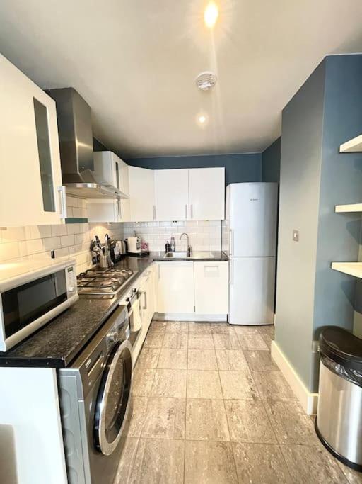Central Large Stylish 2Beds 2Baths With Private Patio