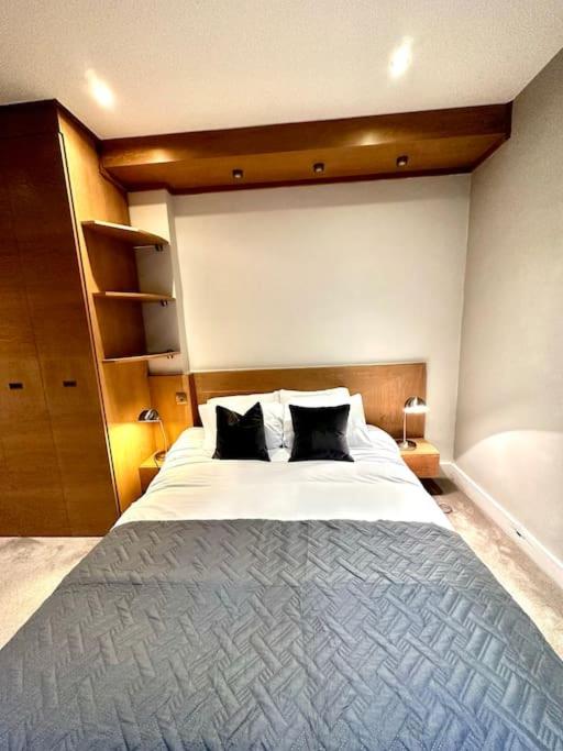 Central Large Stylish 2Beds 2Baths With Private Patio