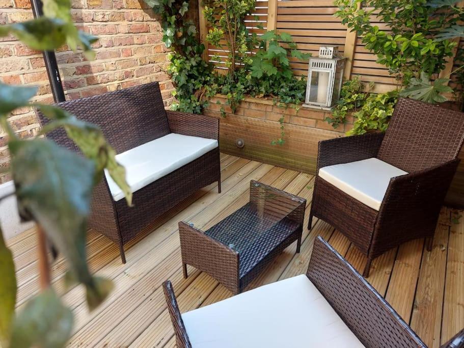 Central Large Stylish 2Beds 2Baths With Private Patio