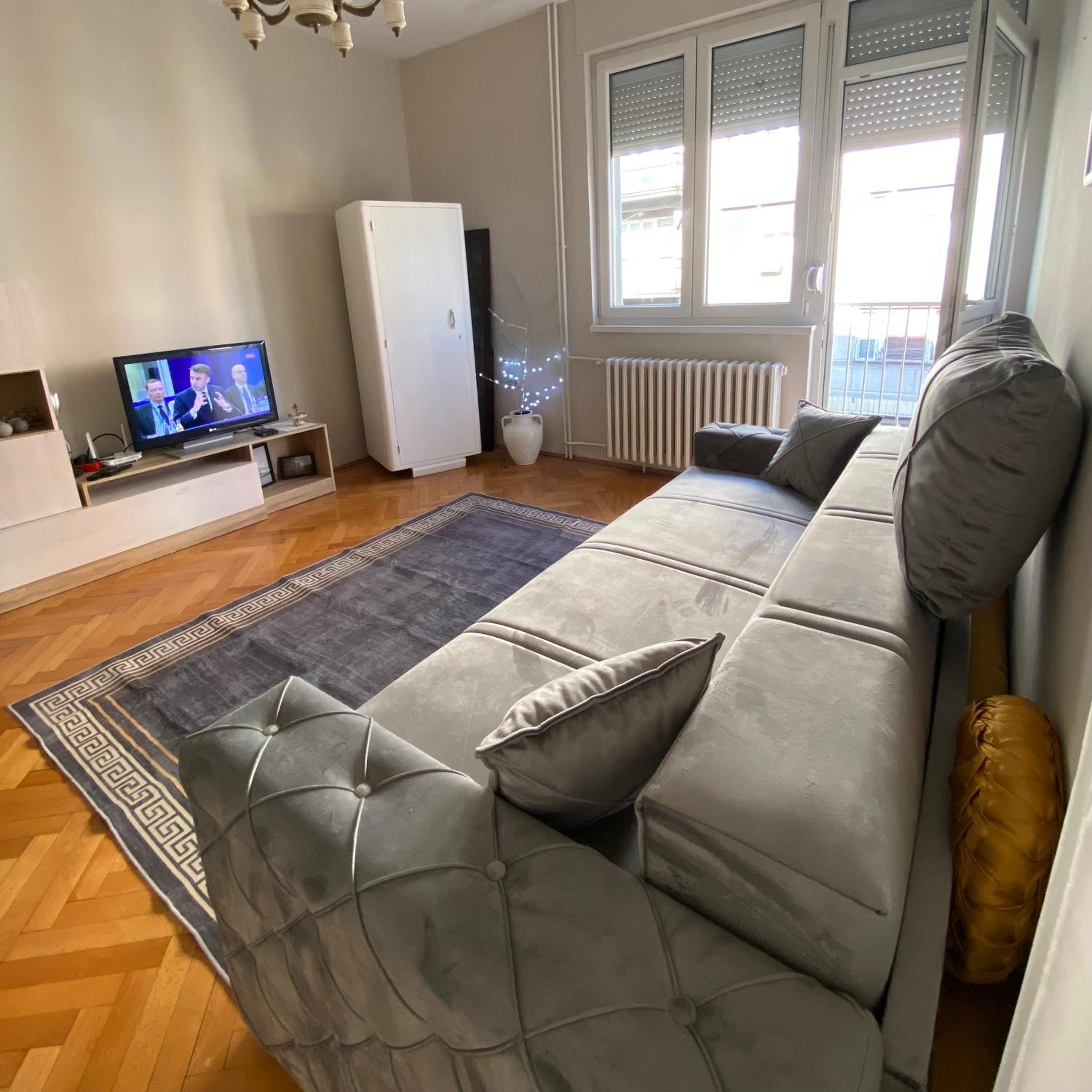 Square View Apartment view 2