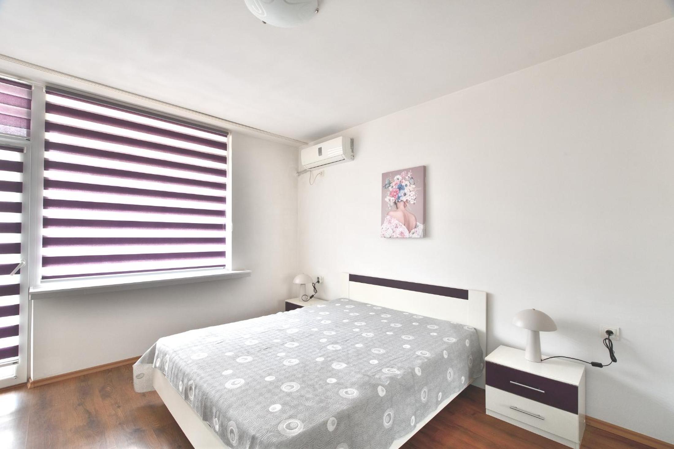 Downtown Apartment By the Lindens