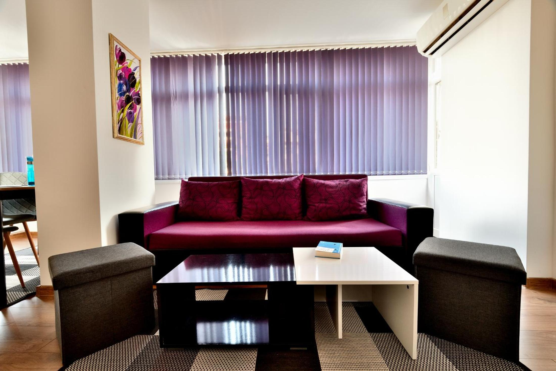 Downtown Apartment By the Lindens