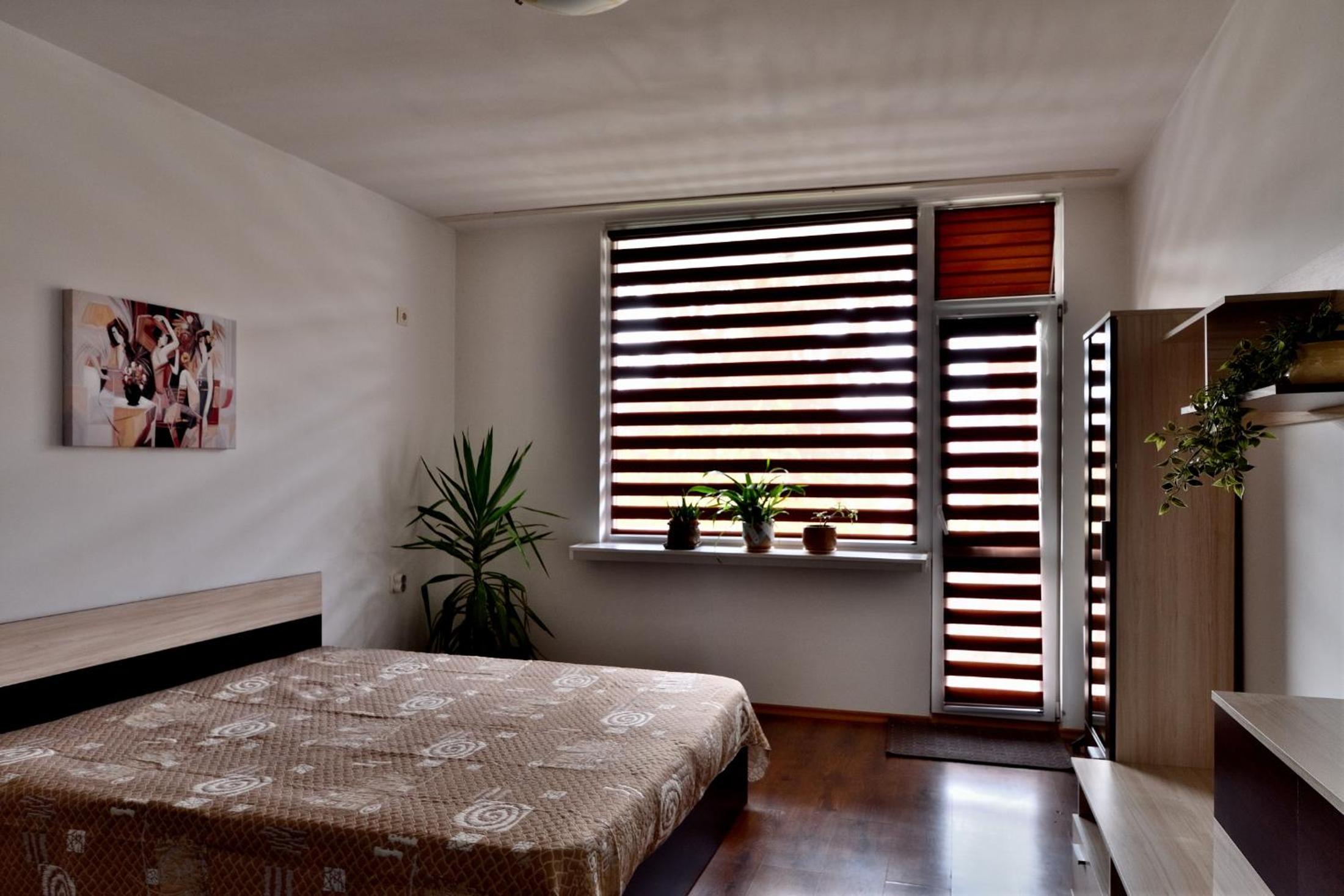 Downtown Apartment By the Lindens
