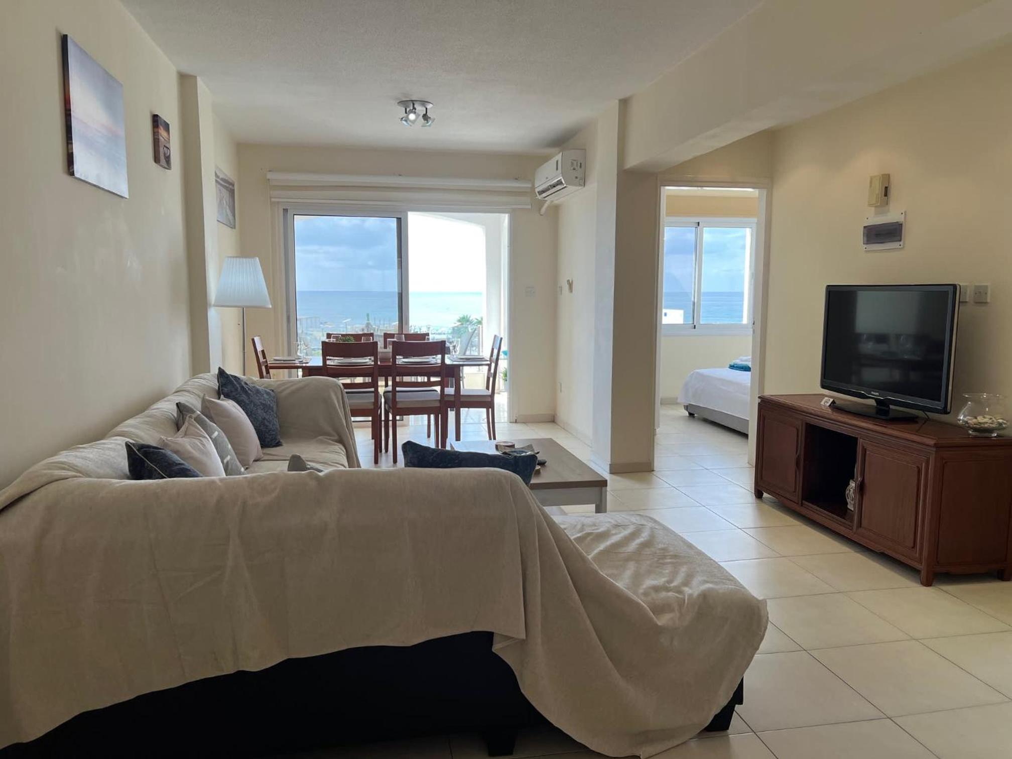 Lighthouse Beach - 3BR Seafront Apt 50m to Beach with Sea Views - Sleeps 6