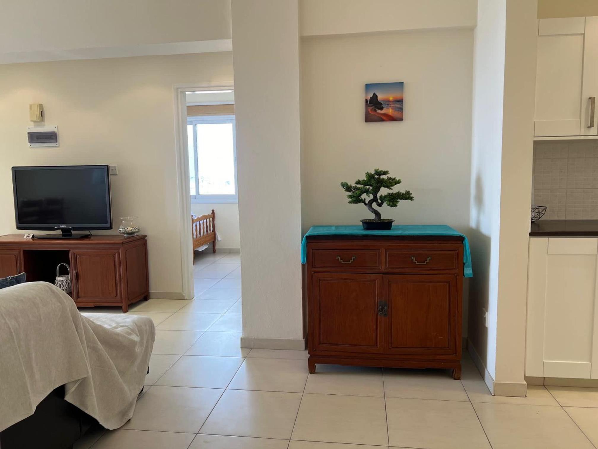 Lighthouse Beach - 3BR Seafront Apt 50m to Beach with Sea Views - Sleeps 6