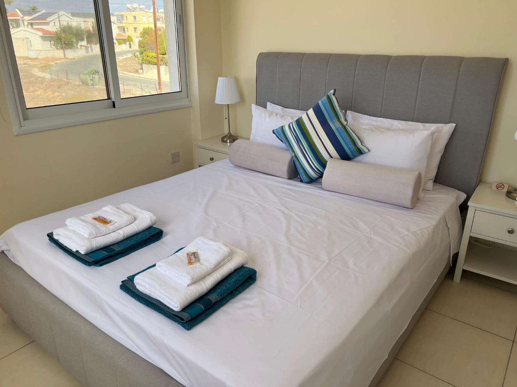 Lighthouse Beach - 3BR Seafront Apt 50m to Beach with Sea Views - Sleeps 6