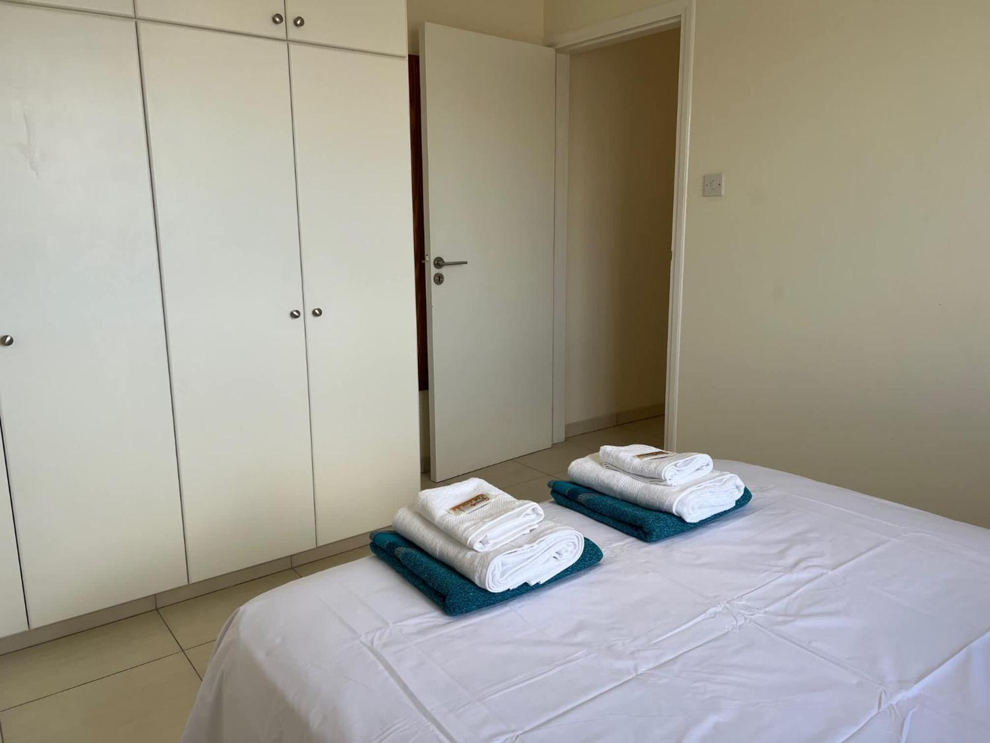 Lighthouse Beach - 3BR Seafront Apt 50m to Beach with Sea Views - Sleeps 6