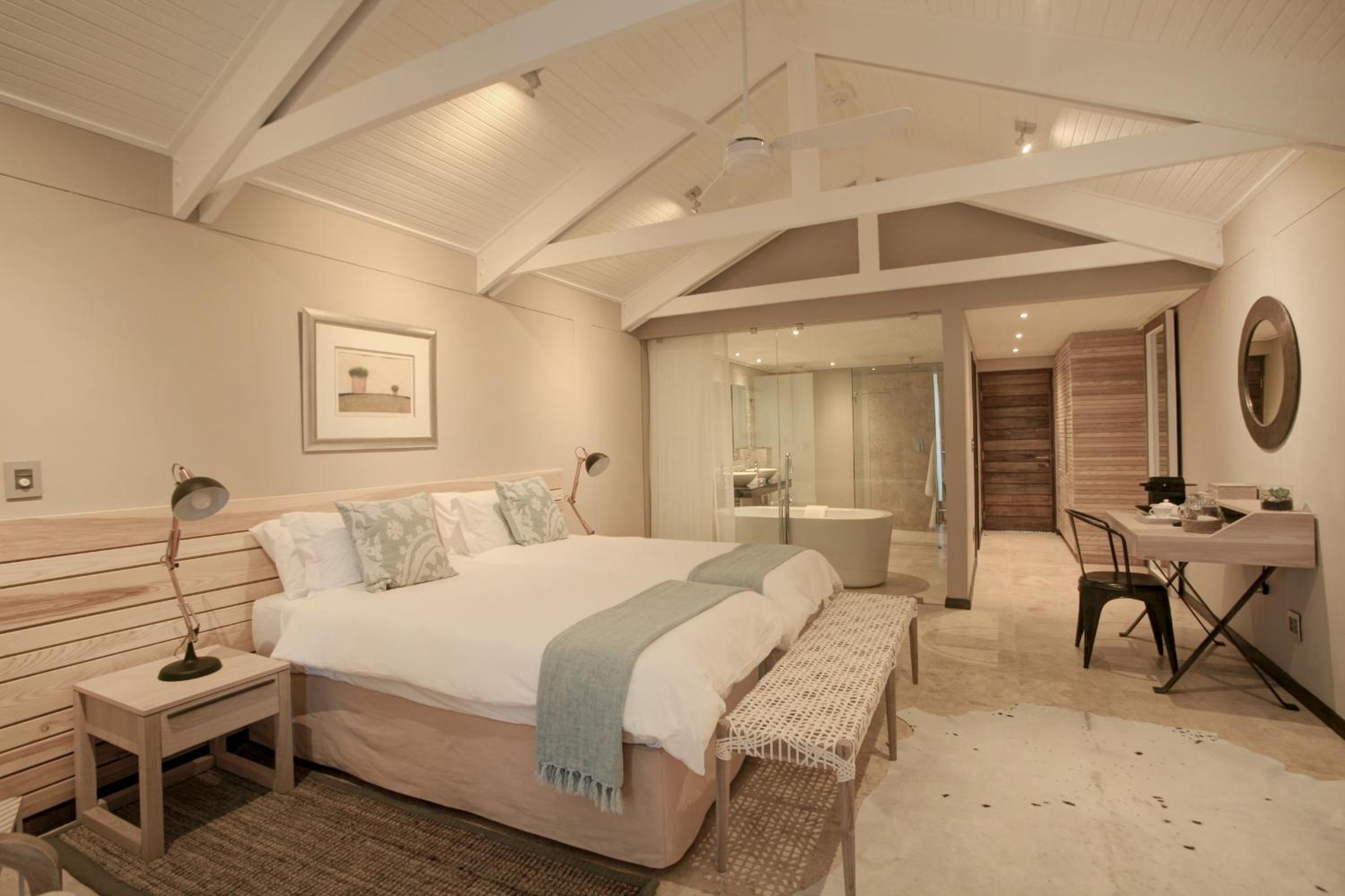 Abalone Guest Lodge