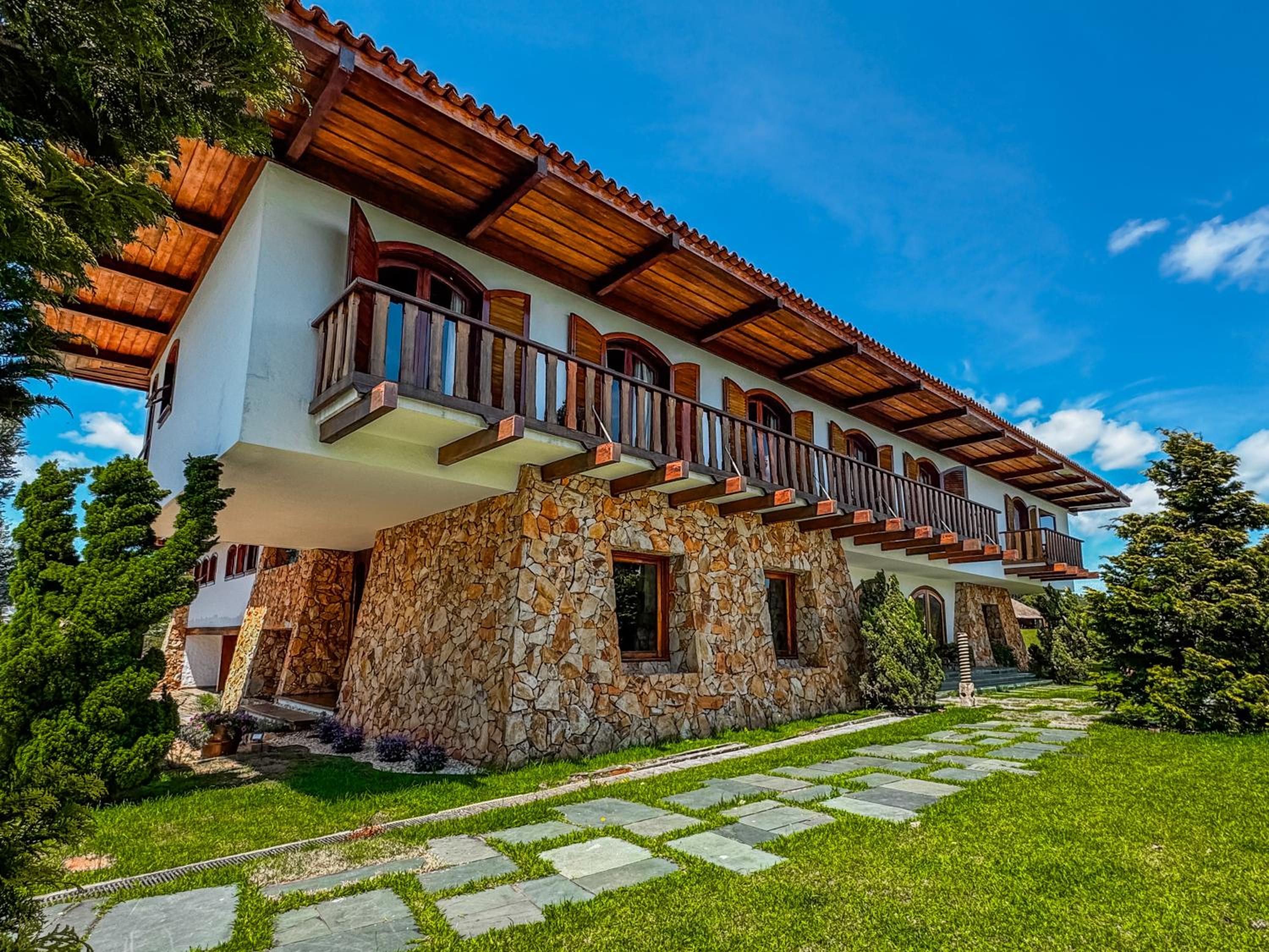 Hotel Mansão Nacional Inn - Image 1